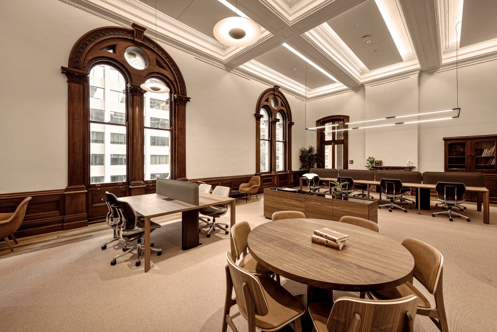 THE-SANDSTONES-CLUB-BY-FLORENCE-GUILD-ALIS-FANTONI-DESKS